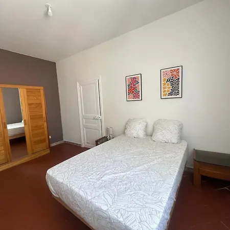 Centre Ville, Grand T3 Avec Balcon Апартаменты *