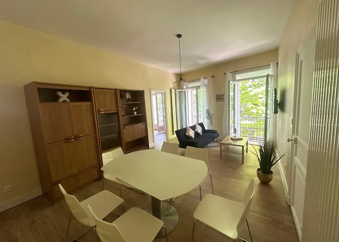 아파트 Centre Ville, Grand T3 Avec Balcon 나르본